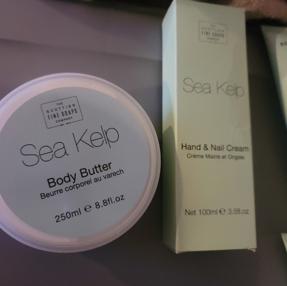 Scottish Fine Soaps Sea Kelp Body Butter 200ml (7floz) - Picture 3 of 5